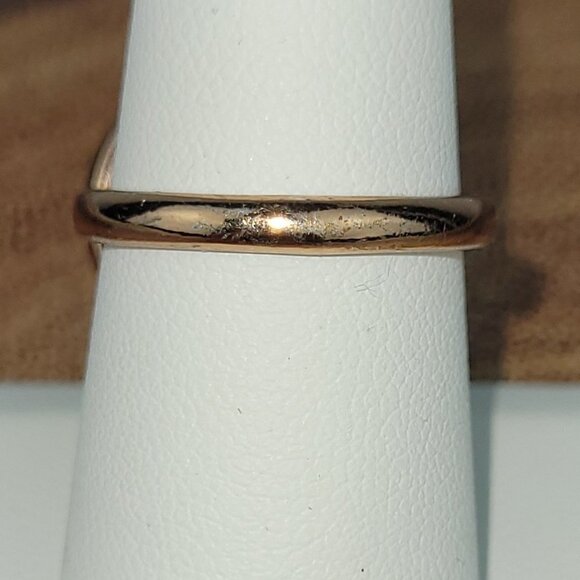 Faux Pearl Gold Tone Ring Size 8 - Picture 2 of 3